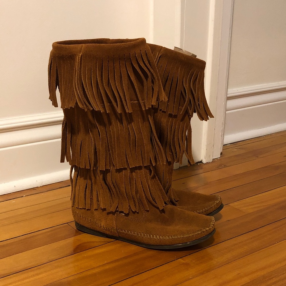 Minnetonka Brown Suede Fringe Moccasin Boots